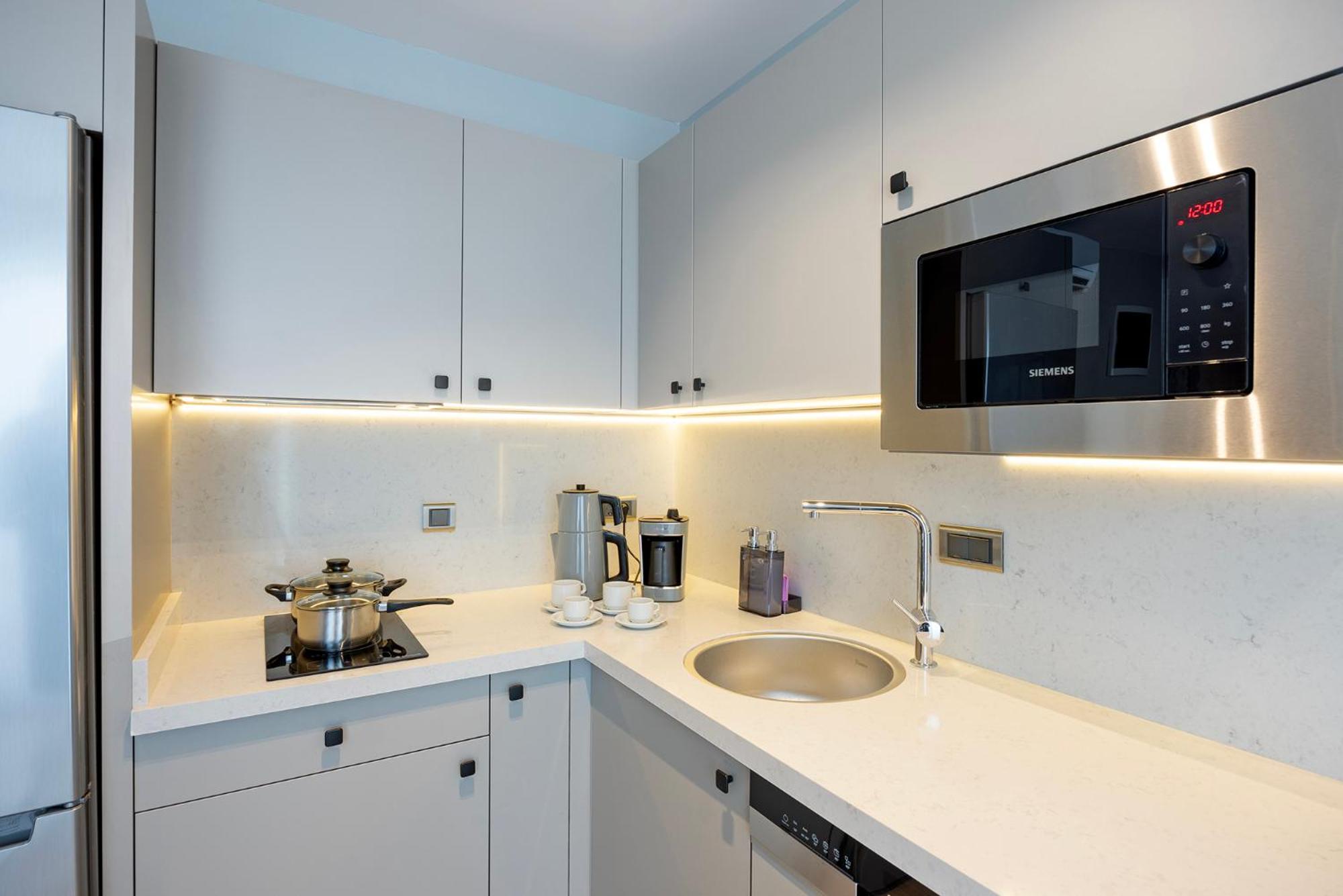 Mel House Lara Daire