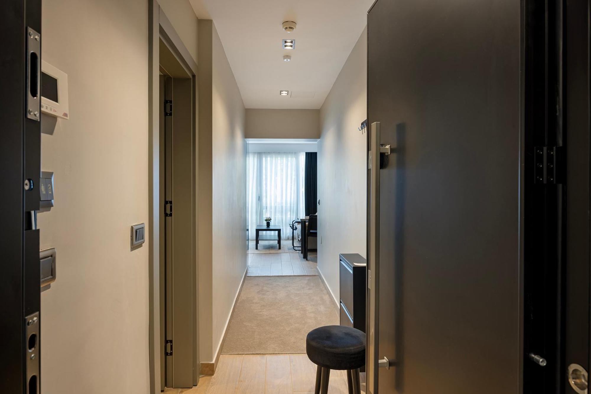 Mel House Lara Daire